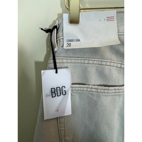 Urban Outfitters BGD Cowboy Jeans in Cream Size 28 - Picture 6 of 10